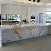 Столешница из мрамора Калакатта (Calacatta) в Москве и городах России для кухни и ванной на заказ